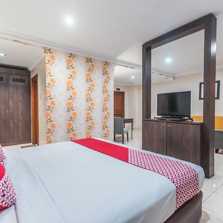 Oyo 1475 Alia Matraman Syariah Near Rs Premier Jatinergara Hotel Jakarta Ngoại thất bức ảnh