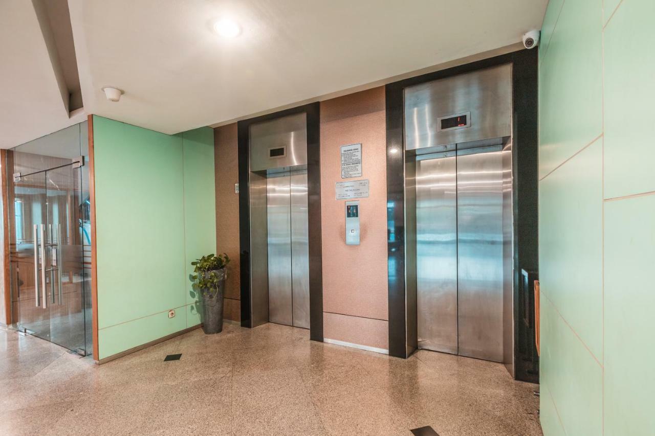 Oyo 1475 Alia Matraman Syariah Near Rs Premier Jatinergara Hotel Jakarta Ngoại thất bức ảnh