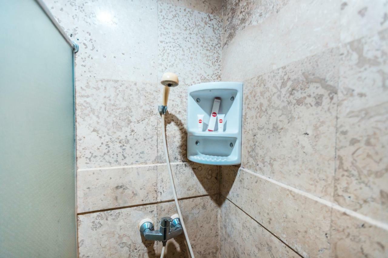 Oyo 1475 Alia Matraman Syariah Near Rs Premier Jatinergara Hotel Jakarta Ngoại thất bức ảnh