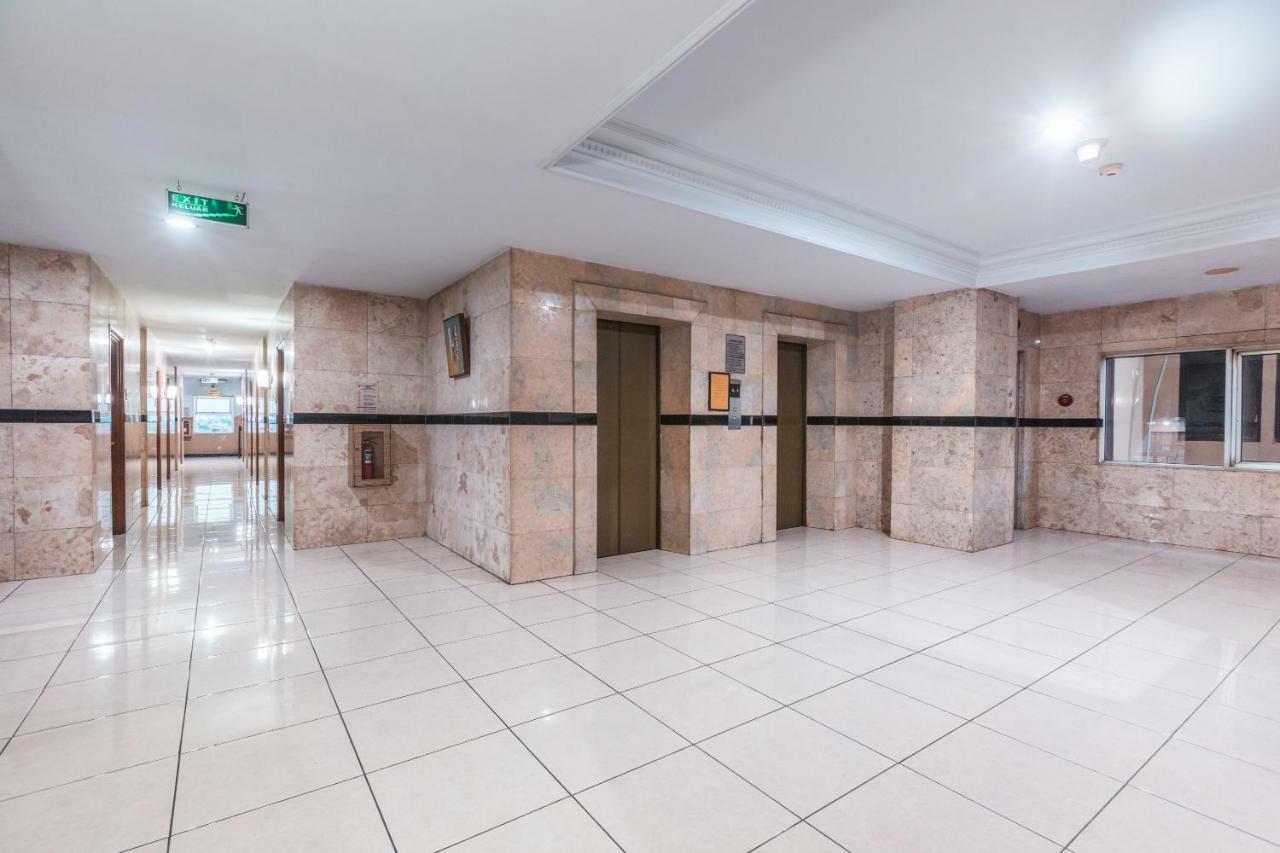 Oyo 1475 Alia Matraman Syariah Near Rs Premier Jatinergara Hotel Jakarta Ngoại thất bức ảnh