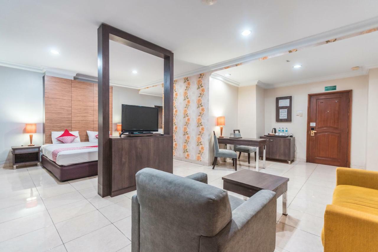 Oyo 1475 Alia Matraman Syariah Near Rs Premier Jatinergara Hotel Jakarta Ngoại thất bức ảnh