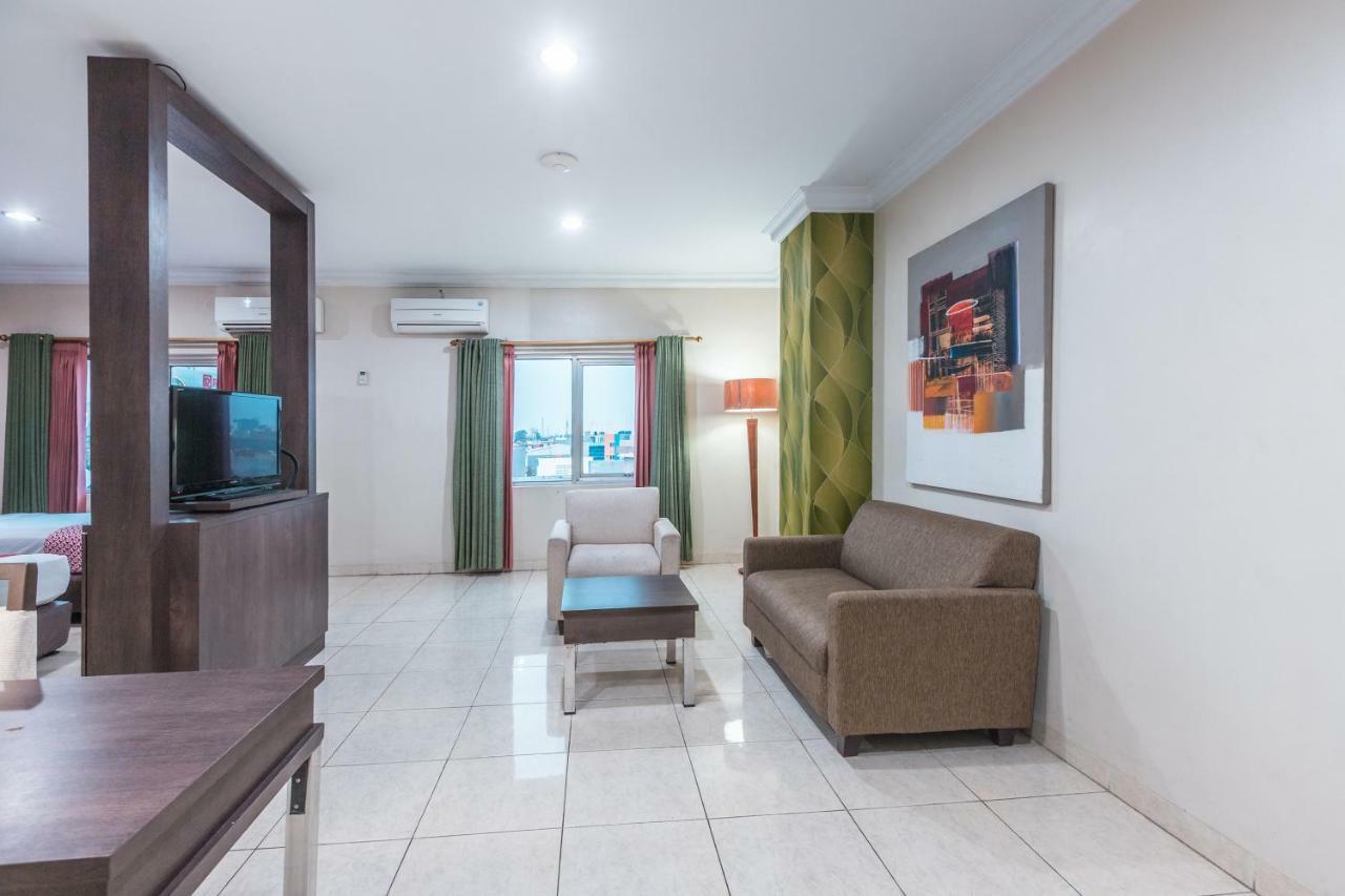 Oyo 1475 Alia Matraman Syariah Near Rs Premier Jatinergara Hotel Jakarta Ngoại thất bức ảnh